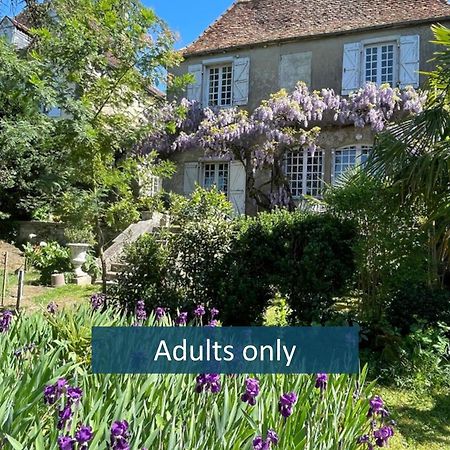 オルテズ Jardin Des Remparts Bed & Breakfast エクステリア 写真
